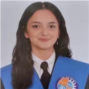 Monitora de ocio y tiempo libre, con experiencia en escuela de verano. Buena estudiante y docente.